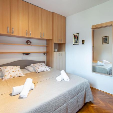 Holiday Home Nevera Макарска Экстерьер фото