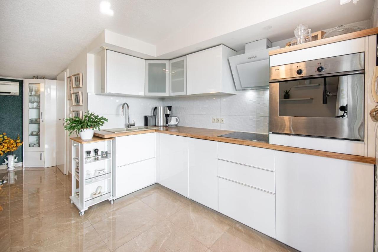 Holiday Home Nevera Макарска Экстерьер фото