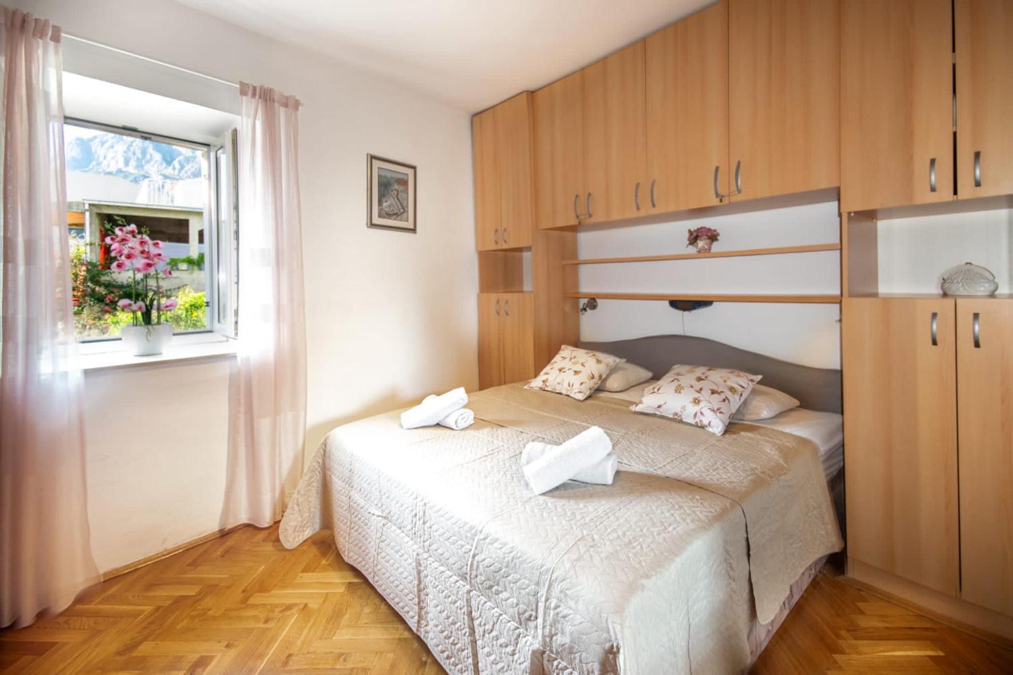 Holiday Home Nevera Макарска Экстерьер фото