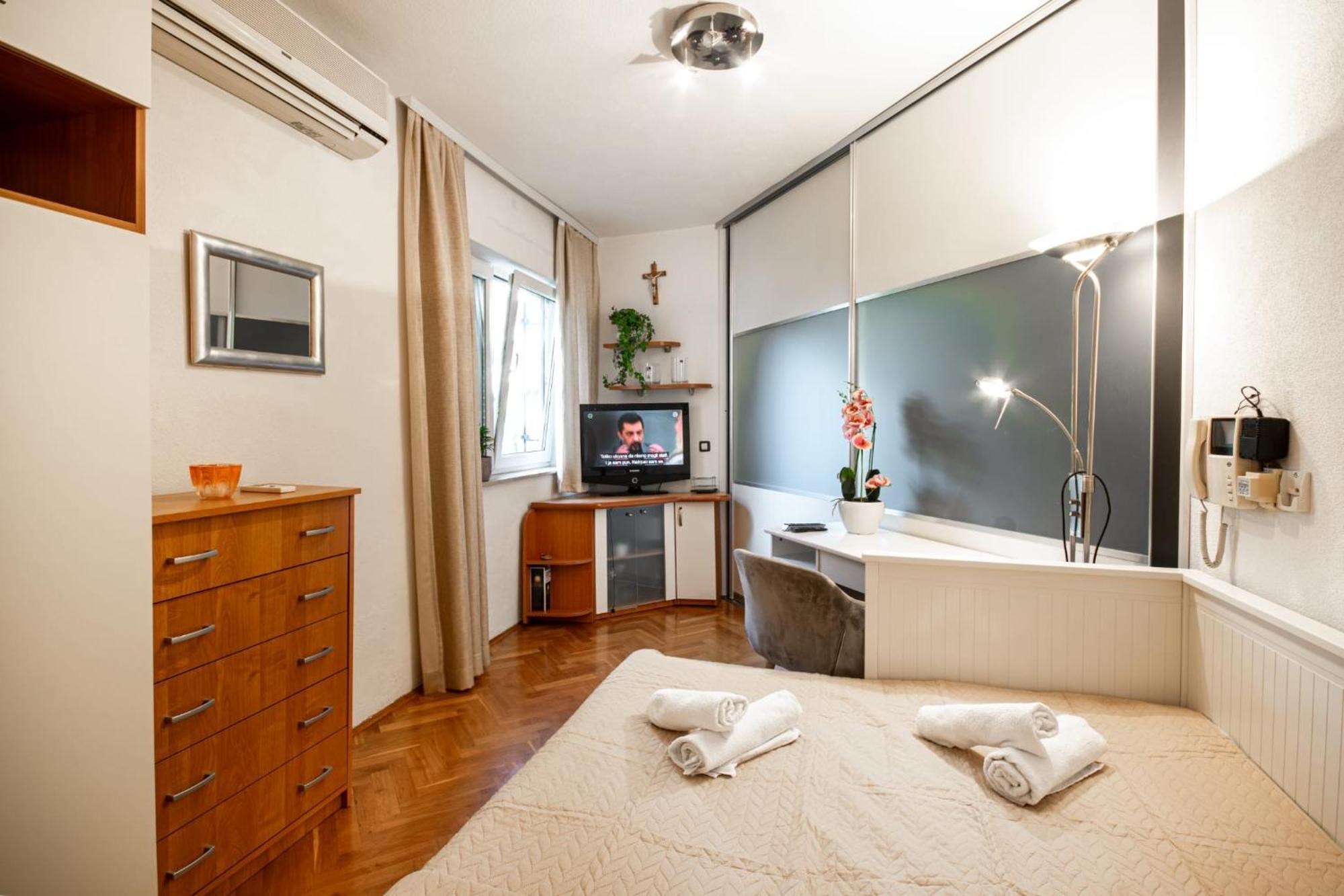 Holiday Home Nevera Макарска Экстерьер фото