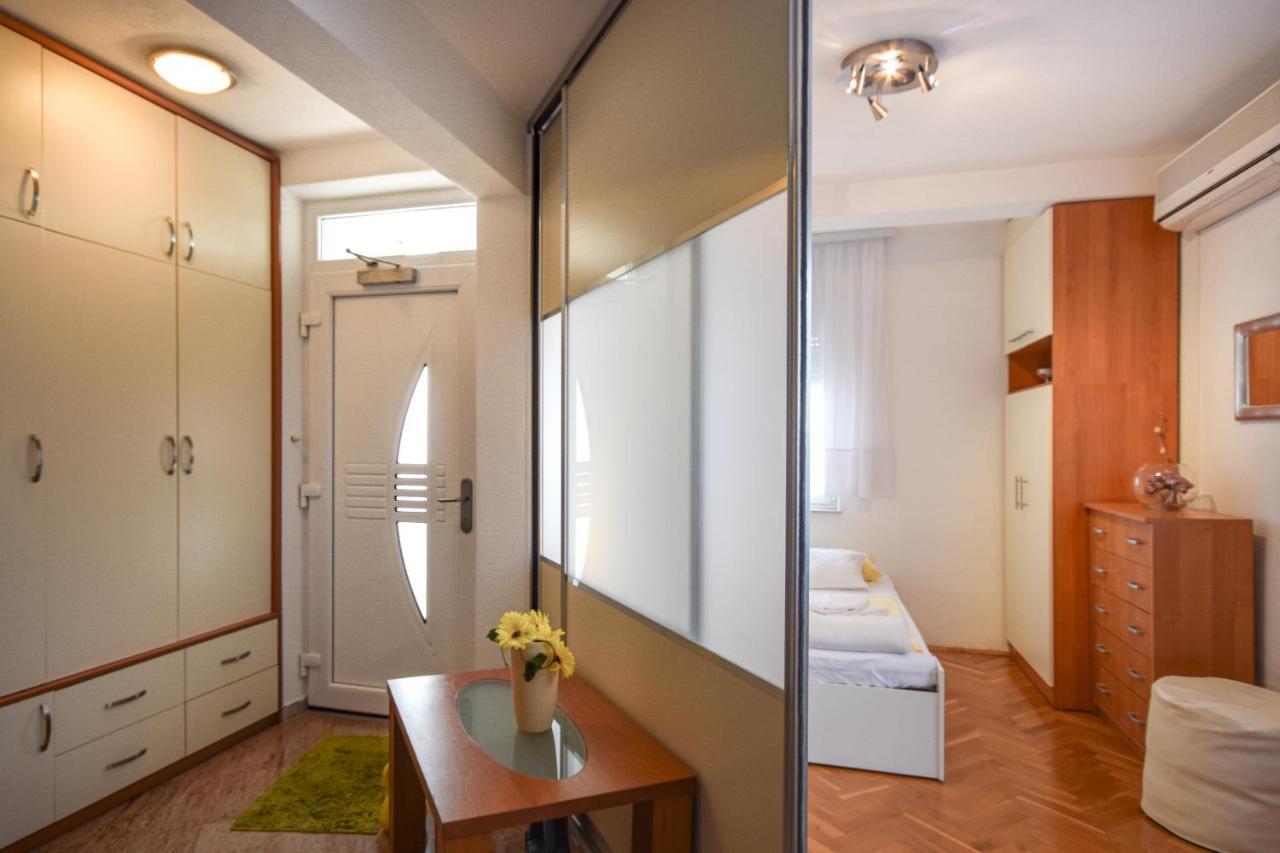 Holiday Home Nevera Макарска Экстерьер фото
